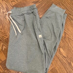 Vuori Women's Perfomance Jogger - green/gray